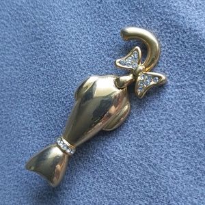 Vintage gold toned cat brooch